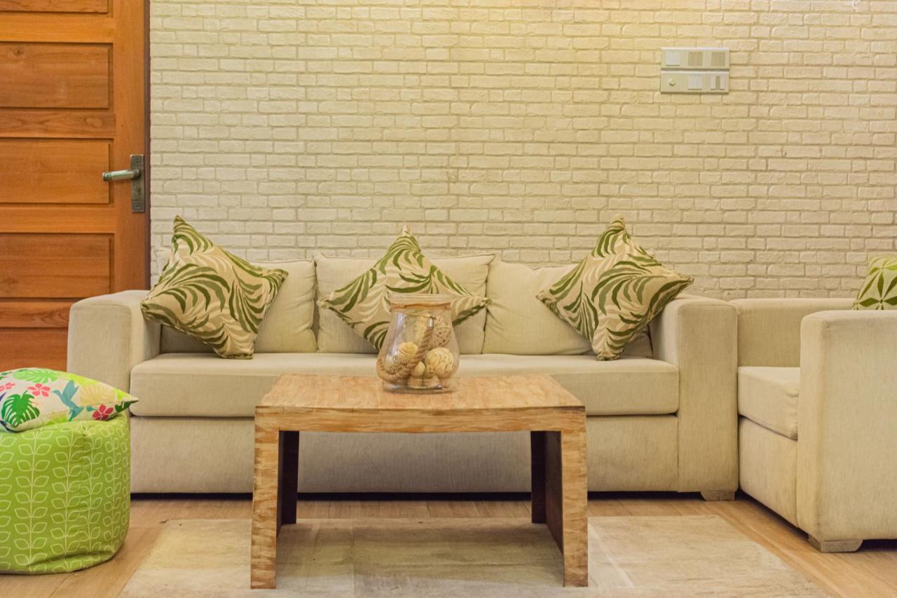 J Leaf Hotel By Blue Bird Negombo Exterior photo