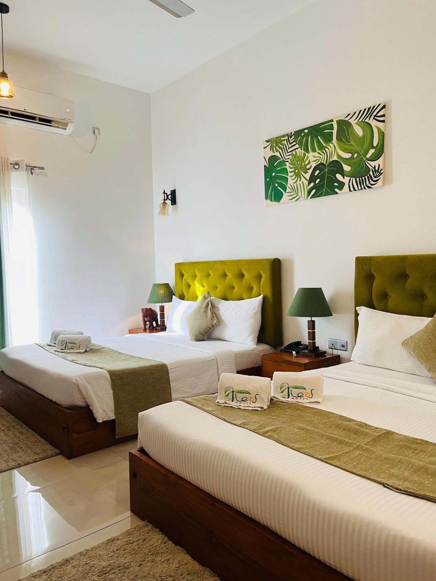 J Leaf Hotel By Blue Bird Negombo Exterior photo