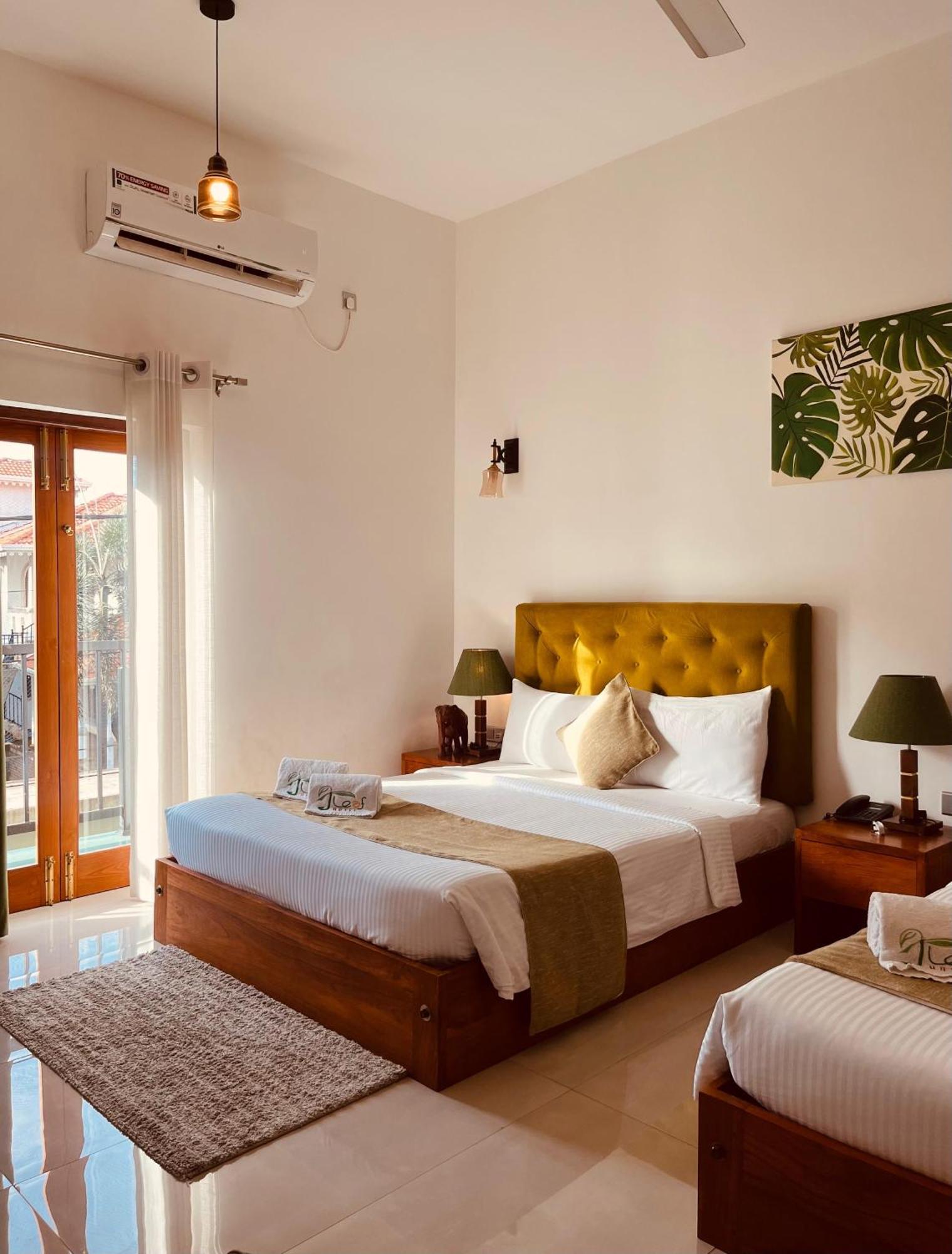 J Leaf Hotel By Blue Bird Negombo Exterior photo